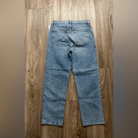 Old Navy Sky-Hi Straight Jeans - size 6 - Picture 2 of 3